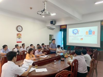 ông Nguyễn Trọng Minh đang trình bày phần mềm
