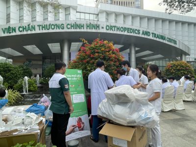 Các đơn vị trực thuộc bệnh viện, các tổ chức quần chúng, cùng các cơ quan, đơn vị, doanh nghiệp trên địa bàn quận Gò Vấp, TP Hồ Chí Minh đã mang những phế liệu tái chế đến chương trình