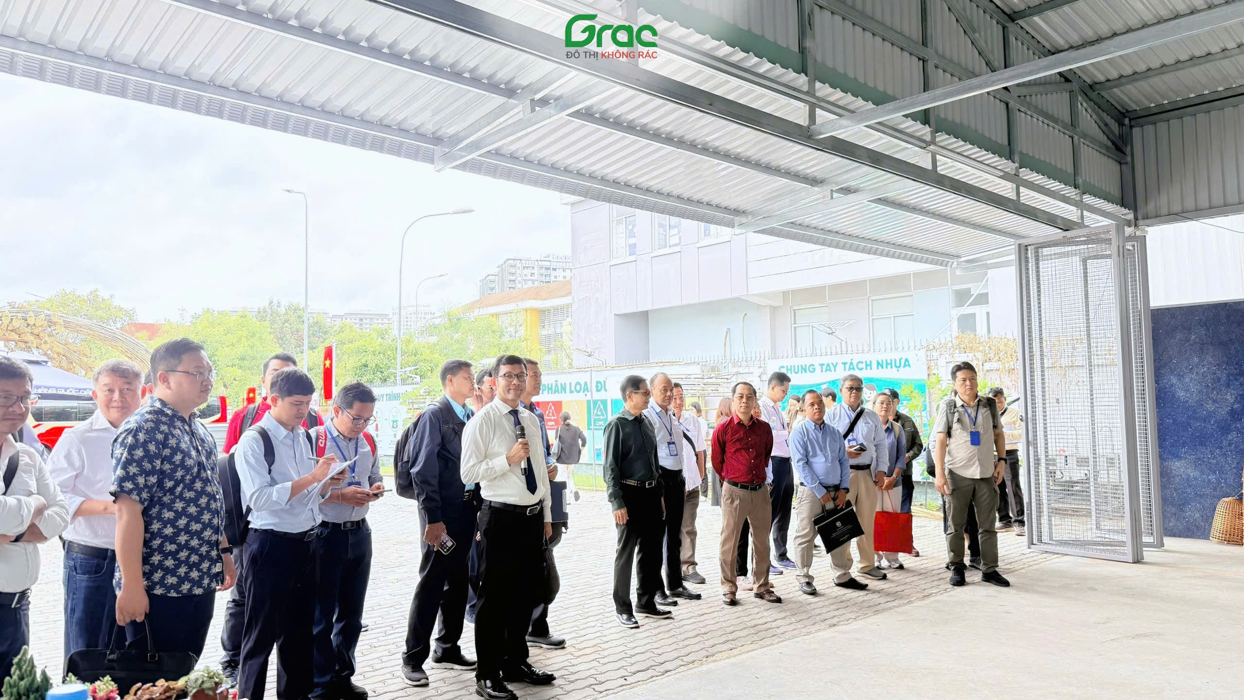 Đoàn Bộ Công chính Campuchia và Dohwa Engineering tham quan mô hình Trạm MRF do GRAC đồng hành triển khai.